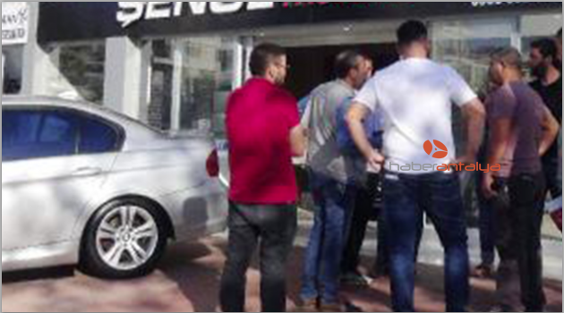 Galeriden lüks otomobil çalındı