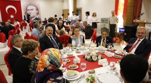 Gaziler ve şehit yakınlarına resepsiyon