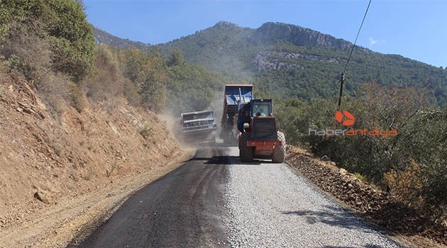 Gazipaşa grup yolları asfaltlanıyor