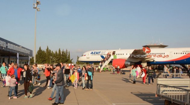 Gazipaşa Havalimanı ilk Boeing B757’yi karşıladı