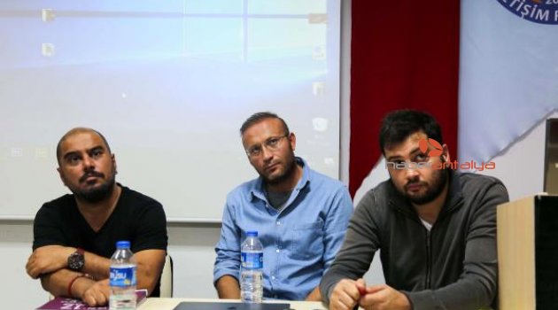 Genç iletişimciler basın fotoğrafçılarıyla buluştu