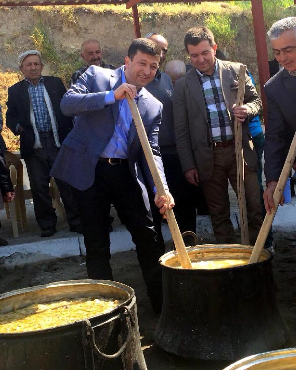 Genç Vekil Yakan Top Oynadı