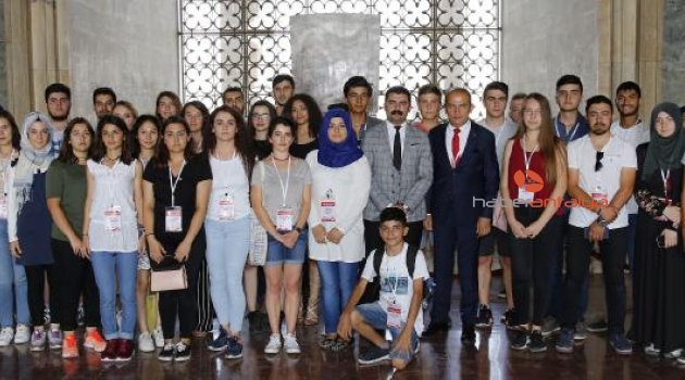 Genç vekiller TBMM ve Anıtkabir'i gezdi