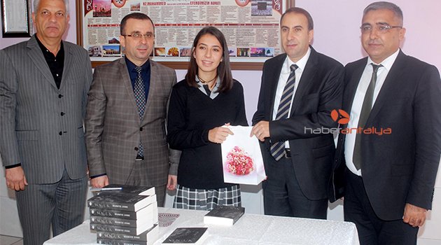 GENÇ YAZAR OKULDA KİTABINI TANITTI
