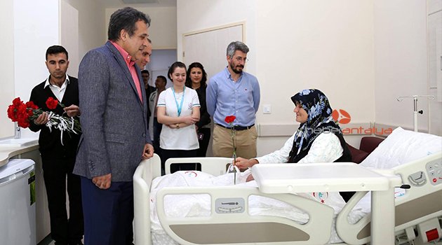 GENEL SEKRETERDEN HASTALARA ZİYARET