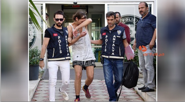 Girdiği villada konaklayıp, eşyaları sattı