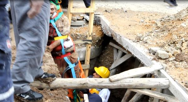 Göçük Altında Kalan İşçi, Yaşam Savaşını Kaybetti