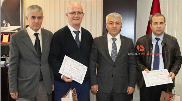 Görme engelli Turgay, ayın örnek okuru seçildi