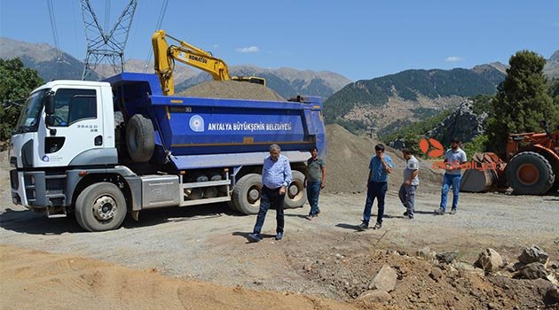 Gündoğmuş’un üç mahallesinde asfalt sevinci