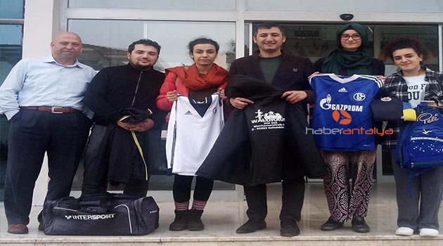 Gurbetçi Futbolculardan anlamlı davranış