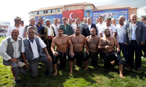 GÜREŞ ŞÖLENİ BAŞLIYOR