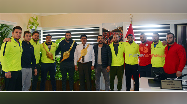 Güreşçilerden Başkan Gül'e teşekkür