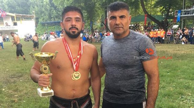 Güreşte altın madalya