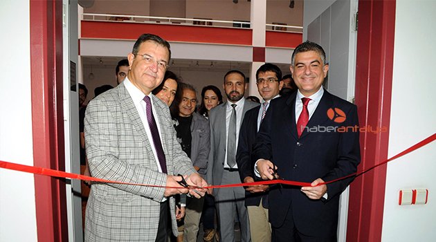 GÜZEL SANATLAR FAKÜLTESİ'NE BİLGİSAYAR LABORATUVARI
