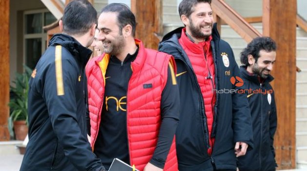 Hasan Şaş’tan 'Sneijder bitti' göndermesi