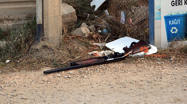 Hastane acil servisi önünde tartışma kanlı bitti