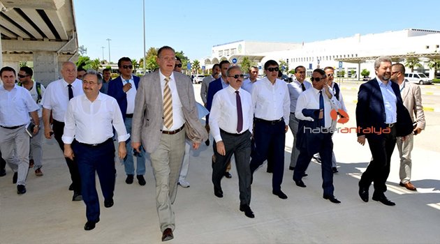 HAVALİMANI GÜVENLİK TOPLANTISI VALİ KARALOĞLU BAŞKANLIĞINDA YAPILDI
