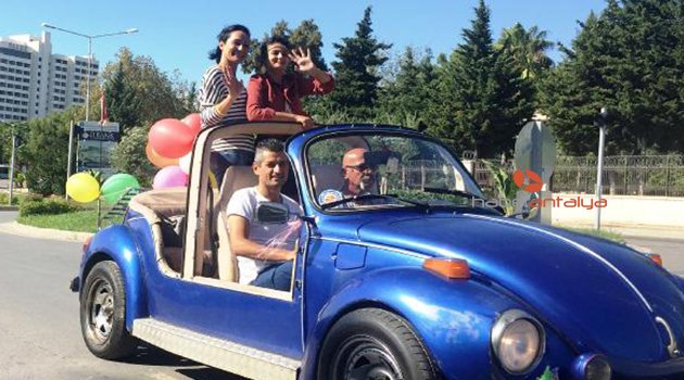 Havva Nur kanseri yendi, üstü açık araçla şehir turu yaptı