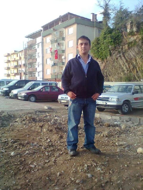 Hes Tünel İnşaatındaki Göçükte İçeride Kalan İş Makinesi Operatörünün Kurtarma Çalışmaları Sürüyor