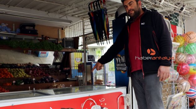 Hırsızın böğürtlenli ve bademli dondurma aşkı, market sahibini çilden çıkardı