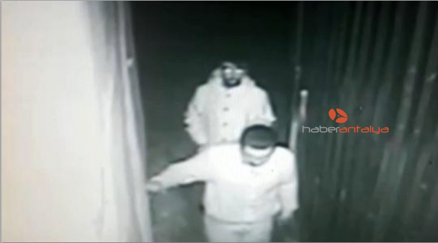 Hırsızlık güvenlik kamerasında