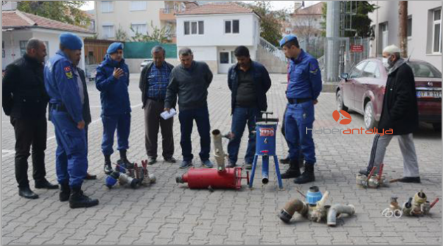 Hırsızlık şüphelileri jandarmadan kaçamadı