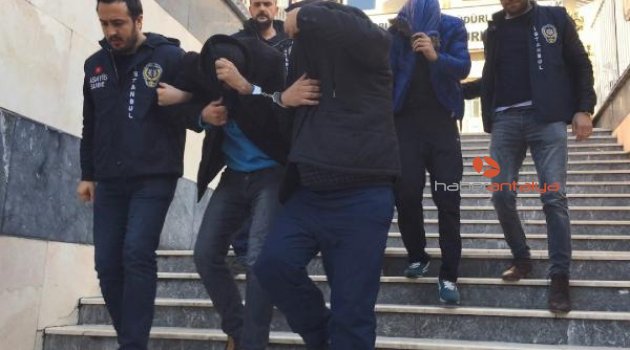 İki işkence evi ortaya çıkarıldı;Kadınların çıplak fotoğraflarını çekip,bileklerini kesmişler