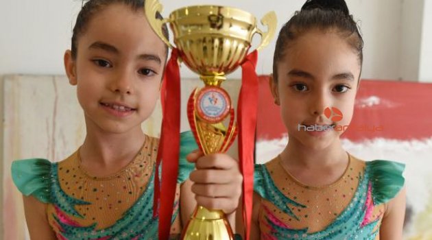 İkiz jimnastikçilerin başarısı