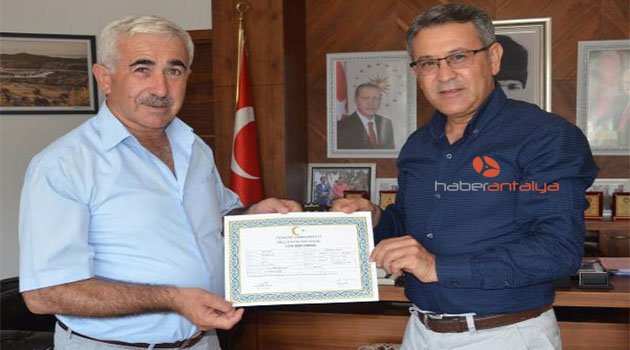 İlkokul mezunu başkan, üçüncü döneminde liseyi bitirdi