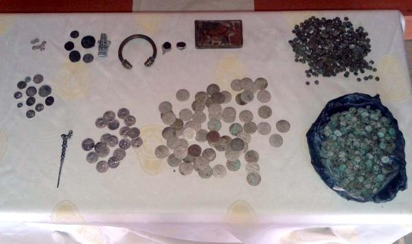 İmranlı'da Durdurulan Otomobilden Tarihi Eser Çıktı
