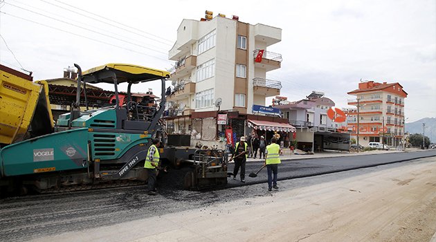 İNÖNÜ CADDESİ YENİLENİYOR