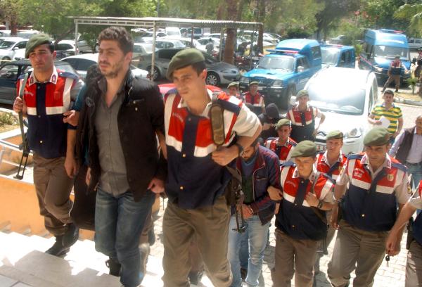 İnsan Kaçakçıları Adliyeye Sevk Edildi