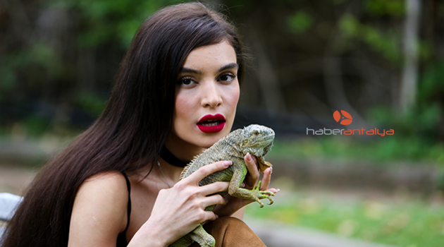 İranlı mankenin iguana aşkı