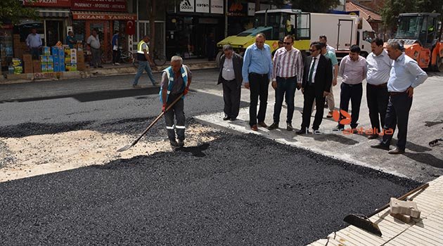 İrban, asfaltlama çalışmalarını inceledi