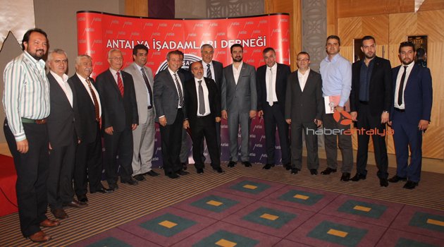 İŞ ADAMLARIYLA BULUŞTU