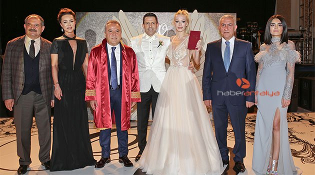 İş, sanat ve siyaset dünyasını buluşturan düğün