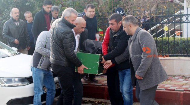 İŞADAMI EVİNDE ÖLÜ BULUNDU