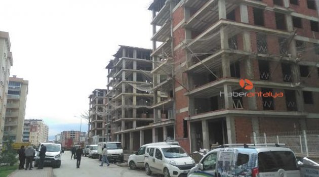 İşçi, inşaattaki ilk iş gününde düşerek hayatını kaybetti