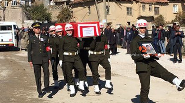 Isparta'da şehidi 10 bin kişi uğurladı