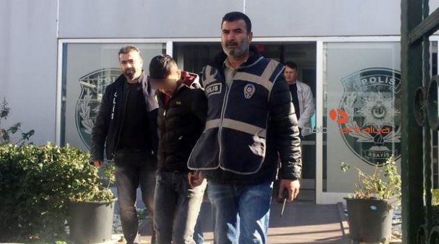 İnanılmaz hırsızlık: Bilet almak için telefon çaldılar