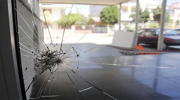 İSTİFASI İSTENEN ODA BAŞKANI, BİRLİĞİN CAMLARINI TAŞLADI
