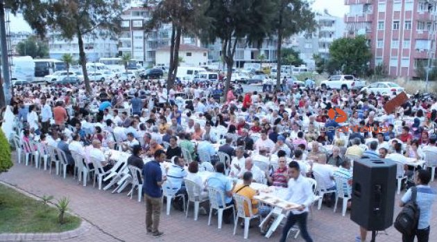 İYİ Parti'li Çokal iftar verdi