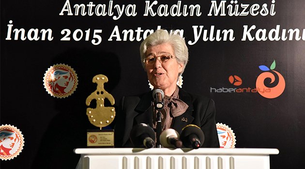 JALE İNAN 2015 ANTALYA YILIN KADINI HÜLYA BİLGİN