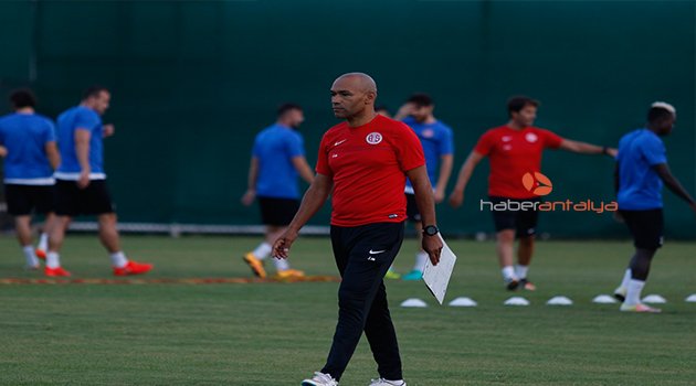 JOSE MORAİS: “ETO’O’NUN OLMAMASI AVANTAJ”