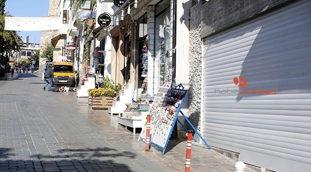 Kaleiçi esnafı kepenk kapattı