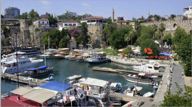 Kaleiçi surları yönergeye takıldı