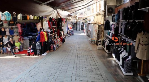 Kaleiçi'nde 30 esnaf kepenk kapattı, 25 işyeri el değiştirdi