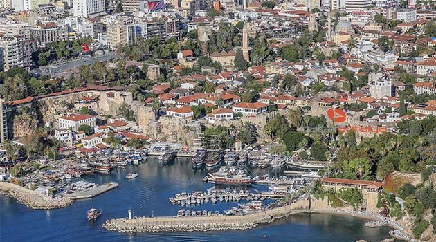 Kaleiçi'nde 5 işletmeye 160 bin TL ceza!