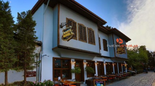 Kaleiçi'nde ev yapımı hamburger lezzeti