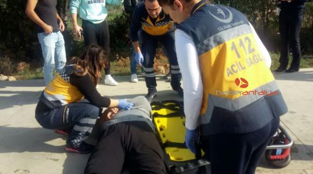 Kamyonet kaldırıma çarptı: 1 yaralı